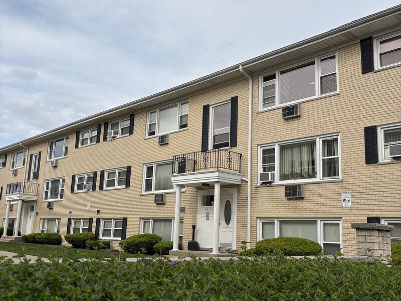 4932 N Leonard Drive Norridge IL 60706