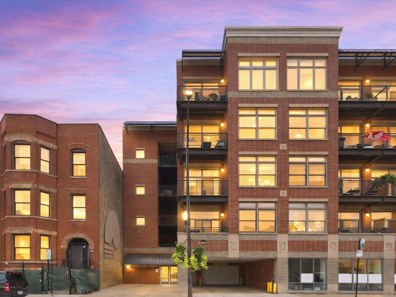 3260 N Clark Street Chicago IL 60657