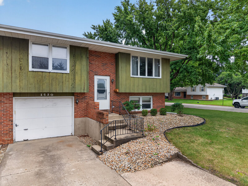 1520 Adams Street Ottawa IL 61350