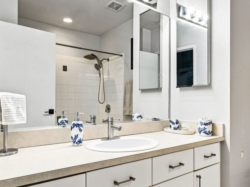 375 W Erie Street Chicago IL 60654
