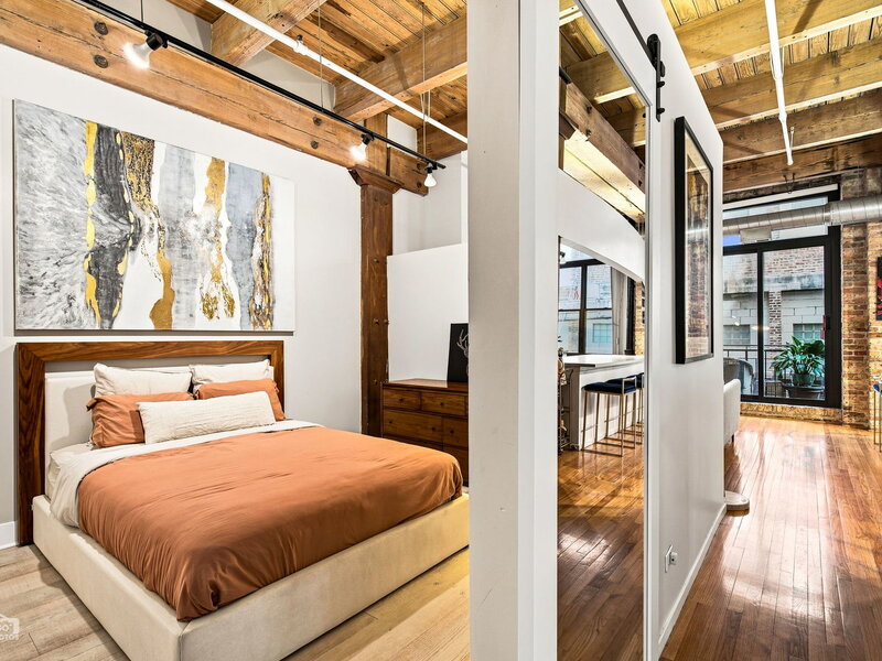 375 W Erie Street Chicago IL 60654