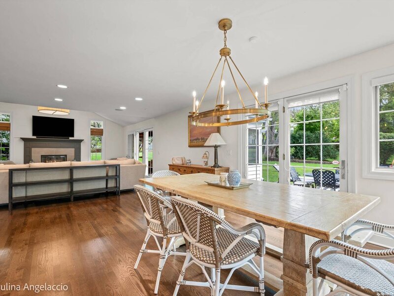 743 S Country Drive Barrington IL 60010