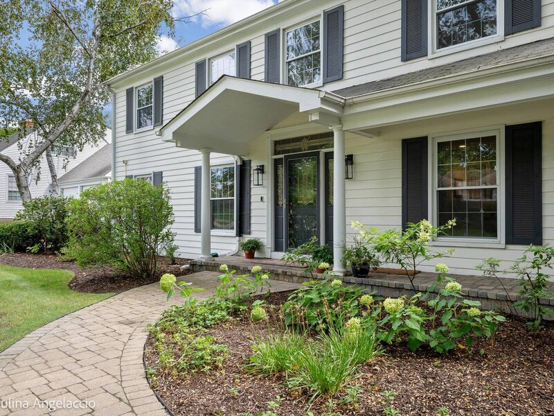 743 S Country Drive Barrington IL 60010