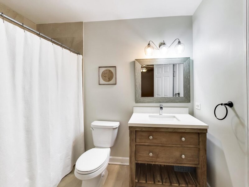 4411 N Beacon Street Chicago IL 60640