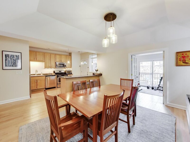 4411 N Beacon Street Chicago IL 60640