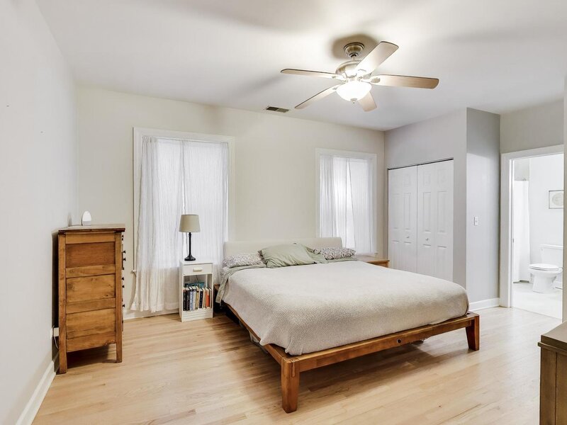 4411 N Beacon Street Chicago IL 60640