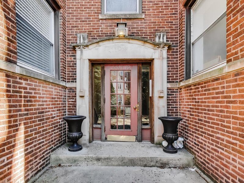 4411 N Beacon Street Chicago IL 60640