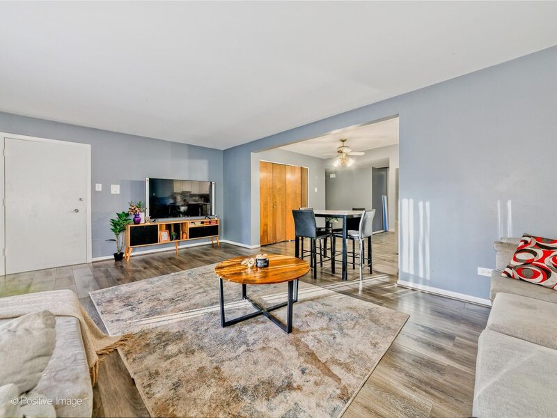 627 N Carroll Parkway Glenwood IL 60425