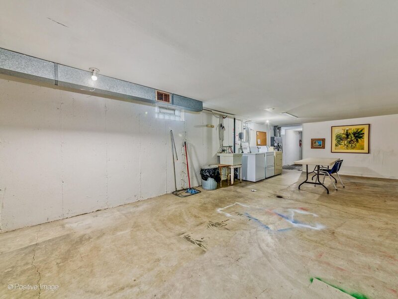 627 N Carroll Parkway Glenwood IL 60425