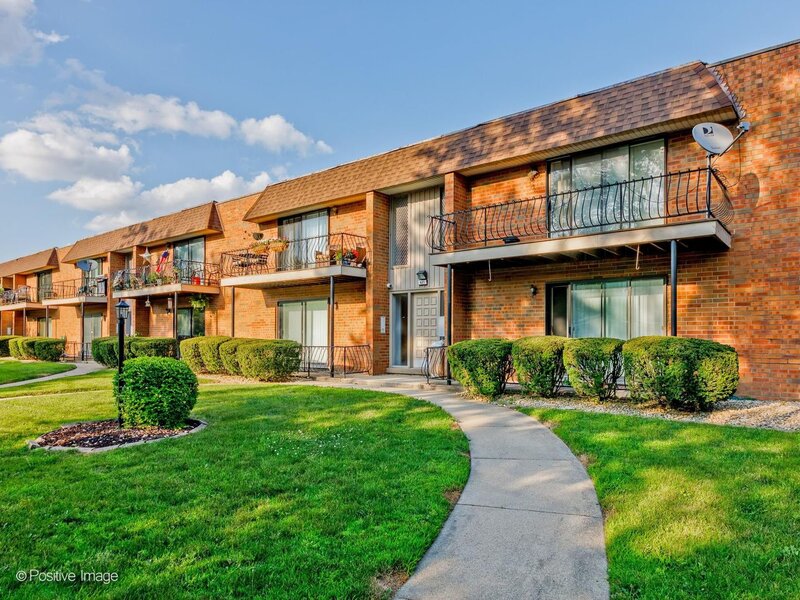 627 N Carroll Parkway Glenwood IL 60425