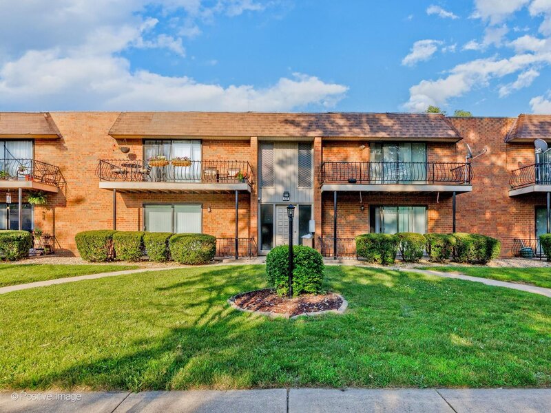 627 N Carroll Parkway Glenwood IL 60425