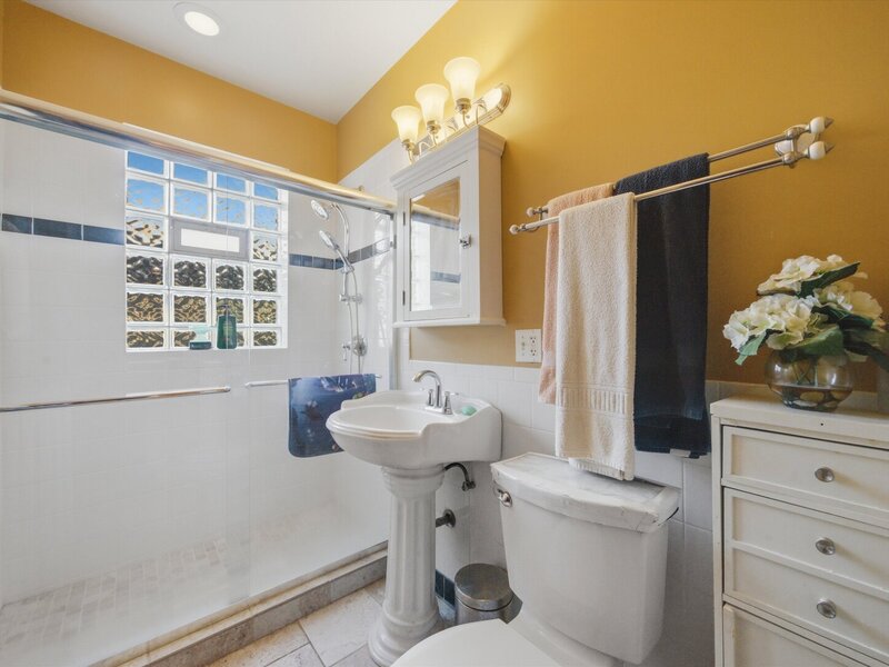 6211 N Mozart Street Chicago IL 60659