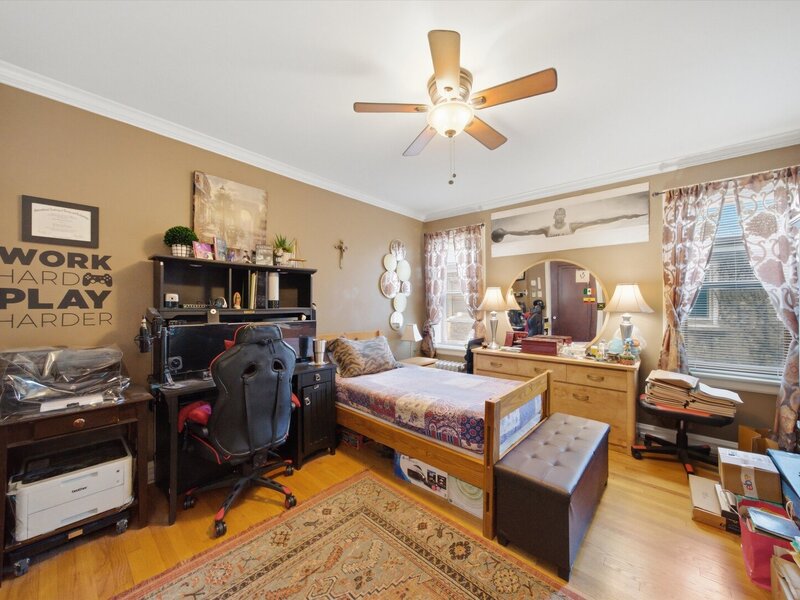 6211 N Mozart Street Chicago IL 60659