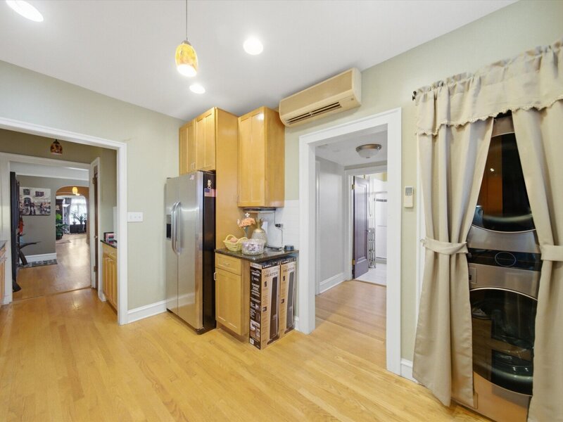 6211 N Mozart Street Chicago IL 60659