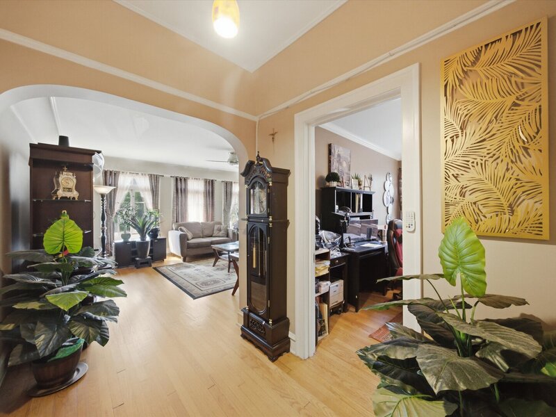 6211 N Mozart Street Chicago IL 60659