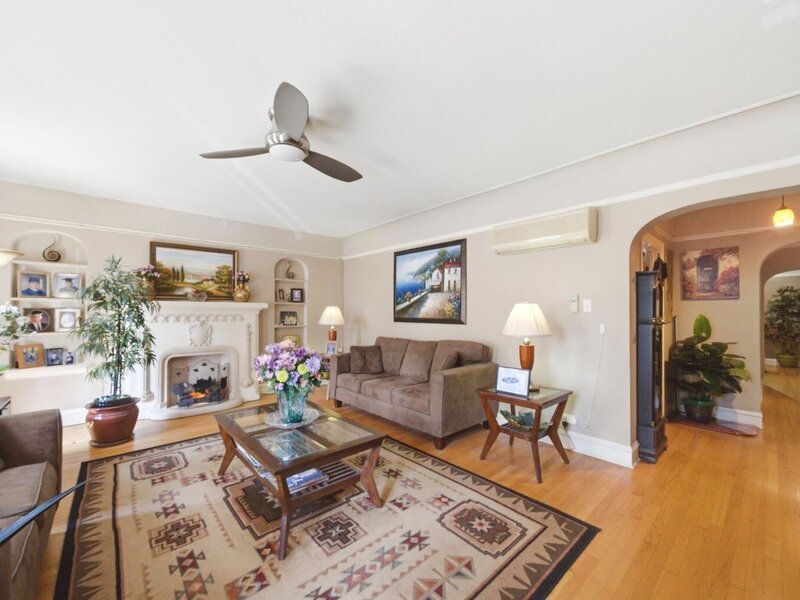 6211 N Mozart Street Chicago IL 60659