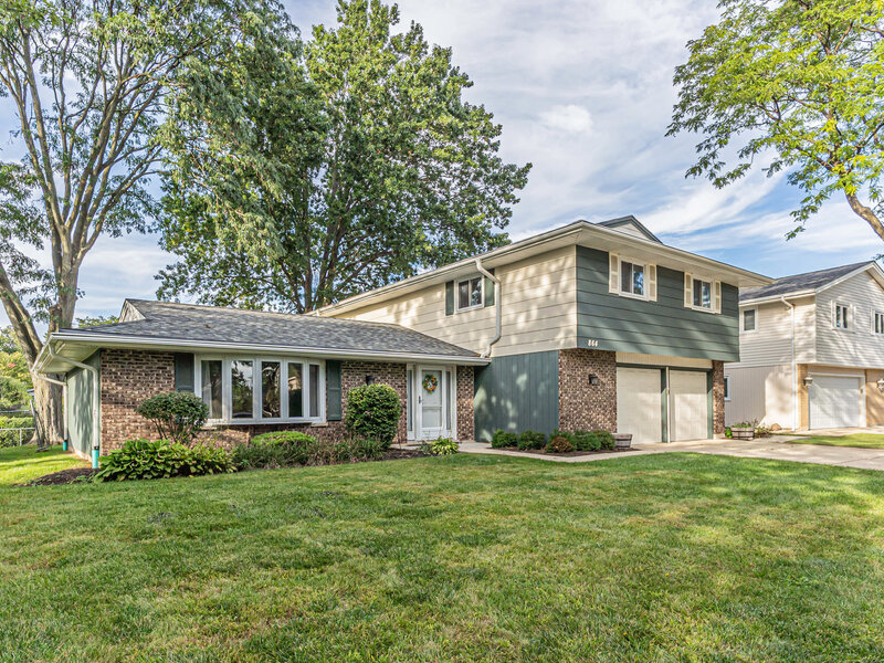 864 Pinehurst Lane Schaumburg IL 60193