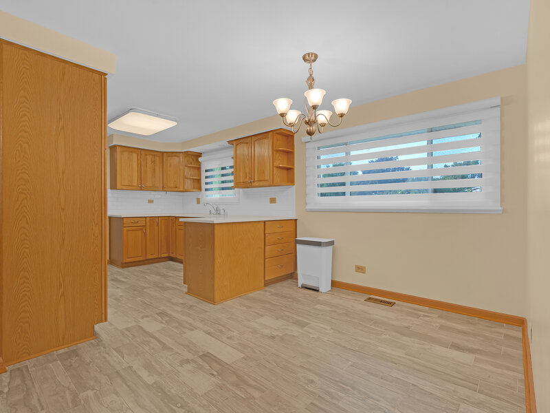 864 Pinehurst Lane Schaumburg IL 60193