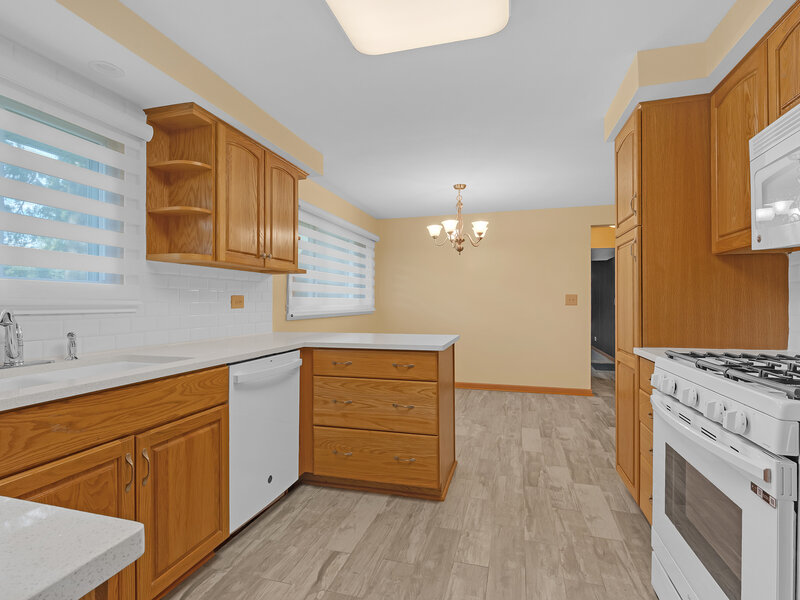 864 Pinehurst Lane Schaumburg IL 60193