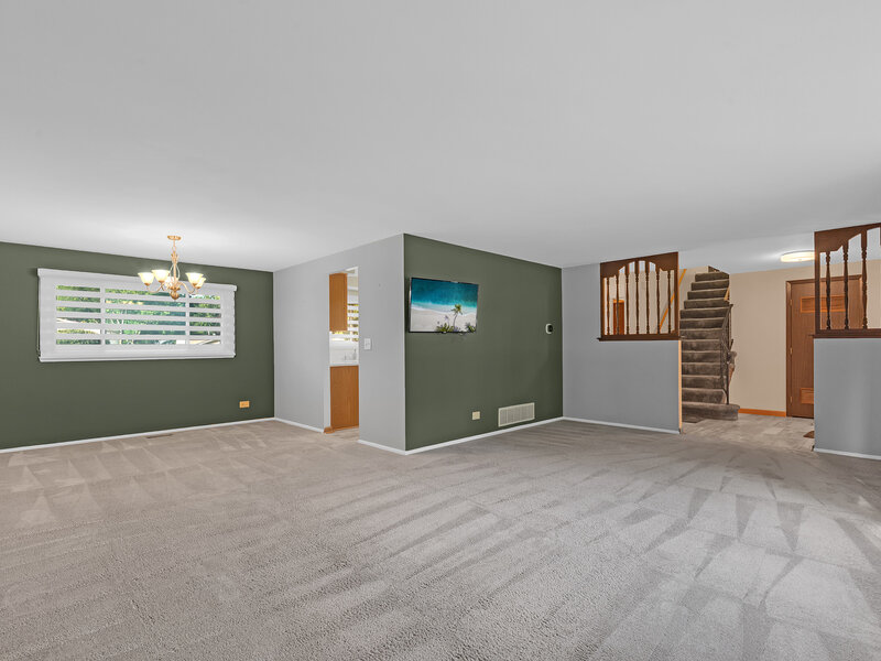 864 Pinehurst Lane Schaumburg IL 60193