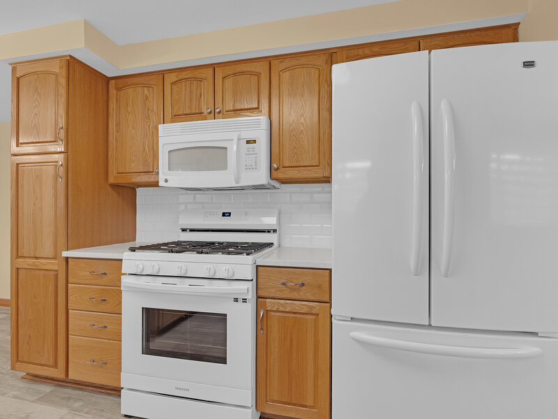864 Pinehurst Lane Schaumburg IL 60193