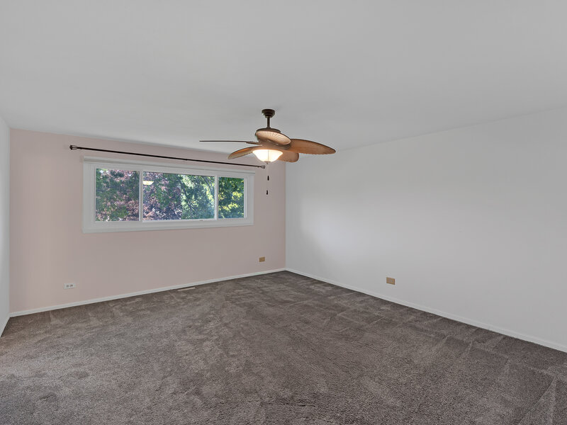 864 Pinehurst Lane Schaumburg IL 60193