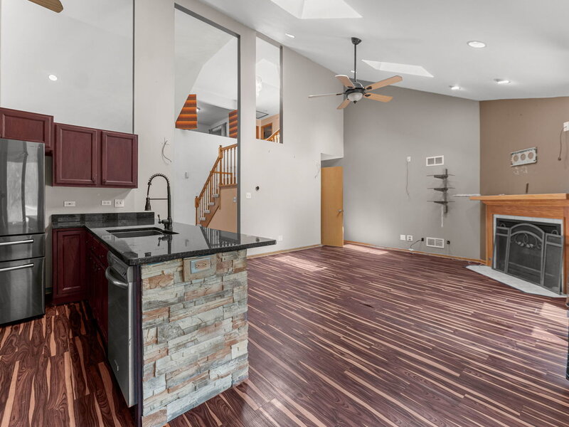 230 Lakeview Court Steger IL 60475