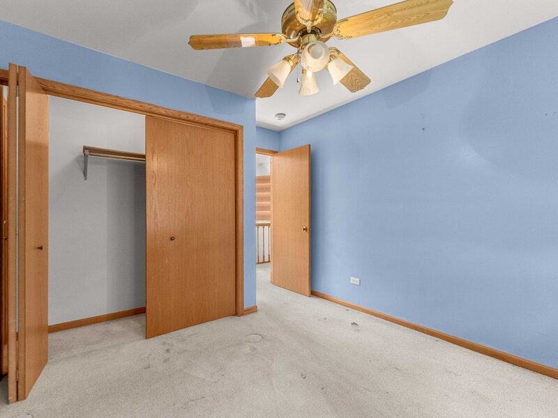 230 Lakeview Court Steger IL 60475