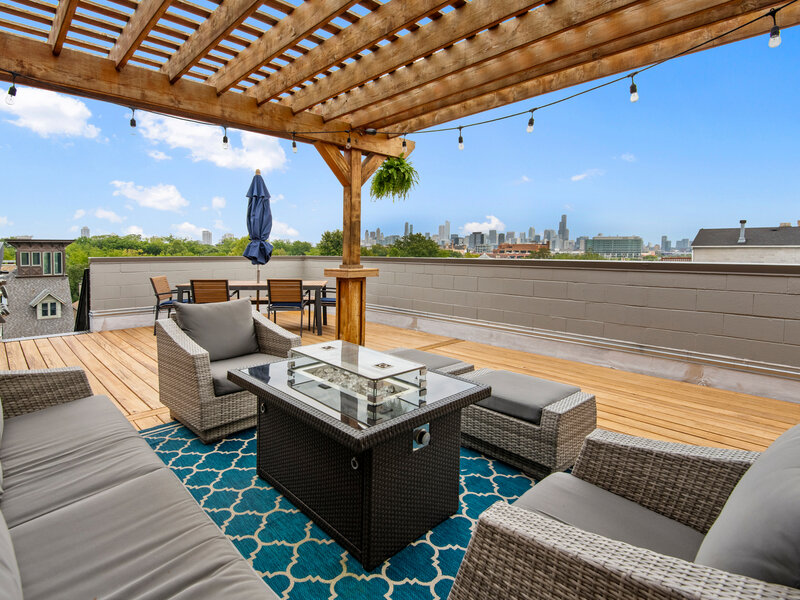 2147 N Southport Avenue Chicago IL 60614