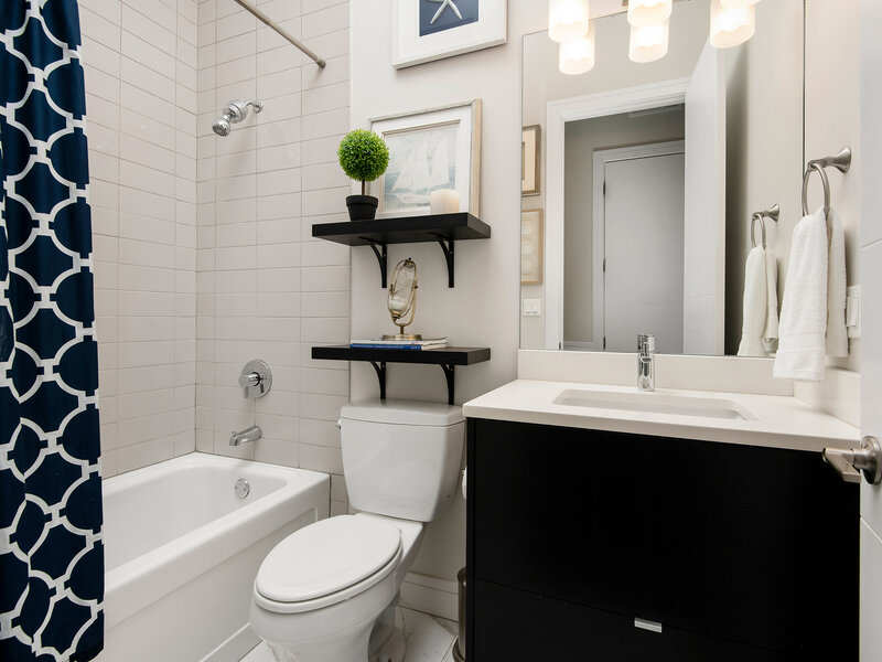 2147 N Southport Avenue Chicago IL 60614