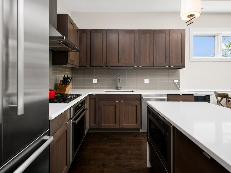 2147 N Southport Avenue Chicago IL 60614