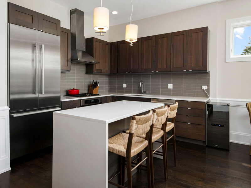 2147 N Southport Avenue Chicago IL 60614