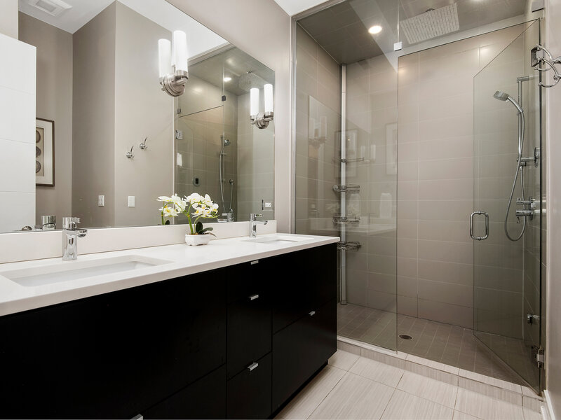 2147 N Southport Avenue Chicago IL 60614