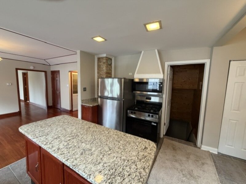 414 W Park Avenue Round Lake IL 60073