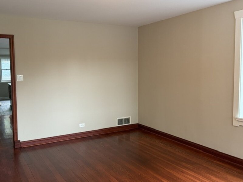414 W Park Avenue Round Lake IL 60073