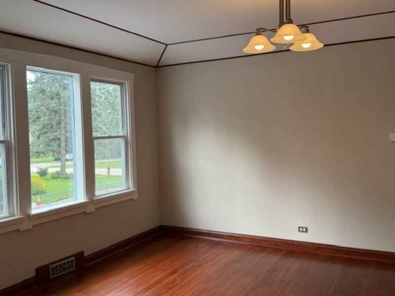 414 W Park Avenue Round Lake IL 60073
