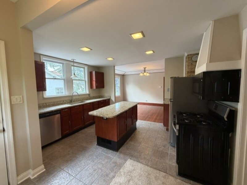 414 W Park Avenue Round Lake IL 60073