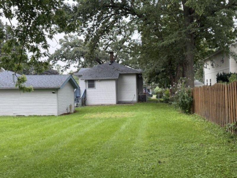 414 W Park Avenue Round Lake IL 60073