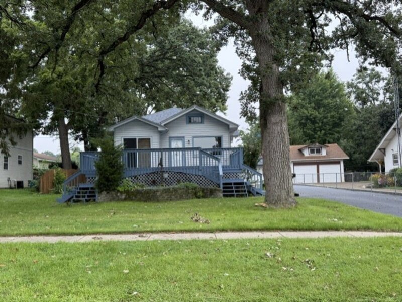 414 W Park Avenue Round Lake IL 60073