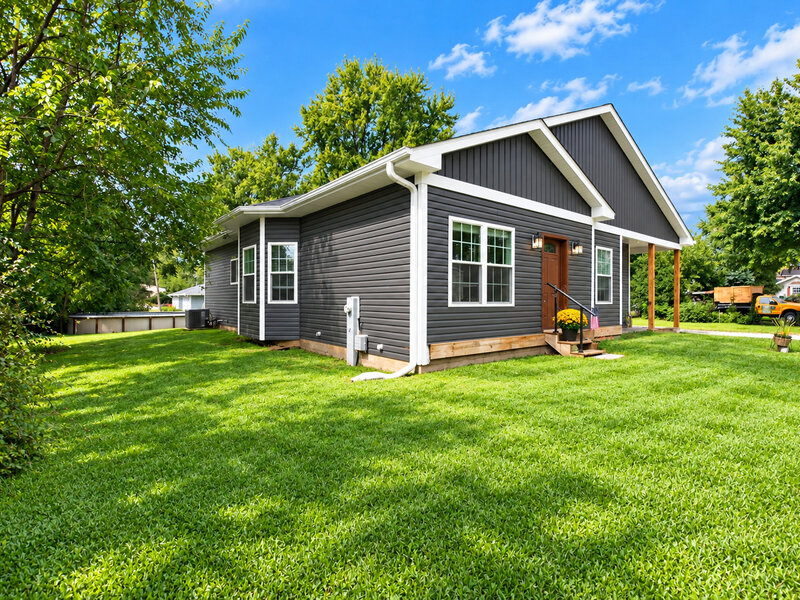 16 Grove Street Bristol IL 60512