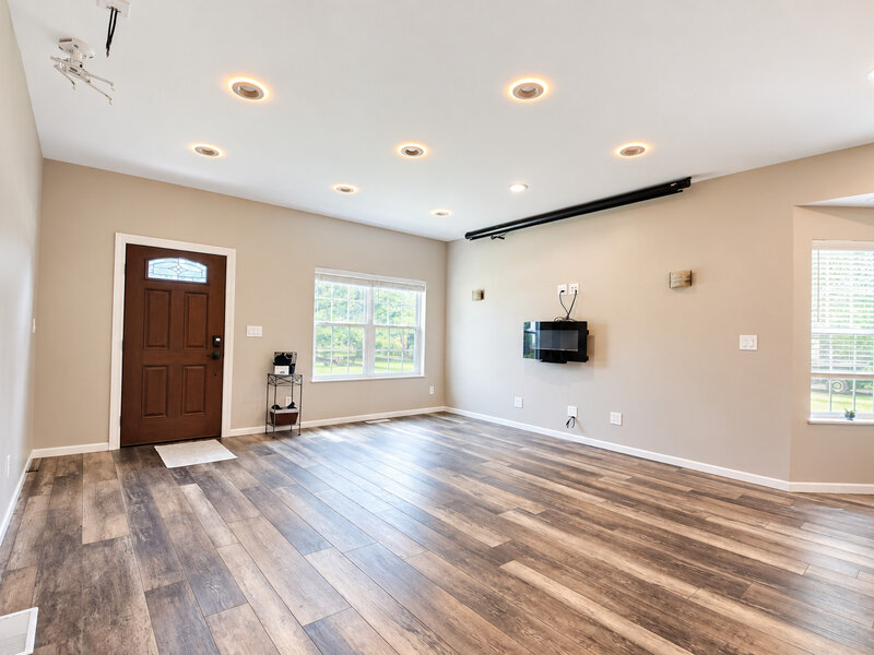 16 Grove Street Bristol IL 60512