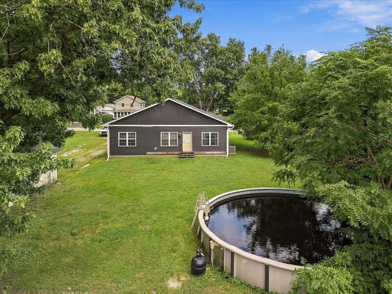 16 Grove Street Bristol IL 60512