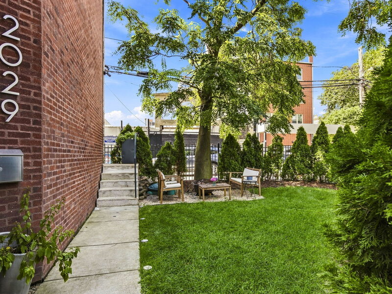 2029 W George Street Chicago IL 60618
