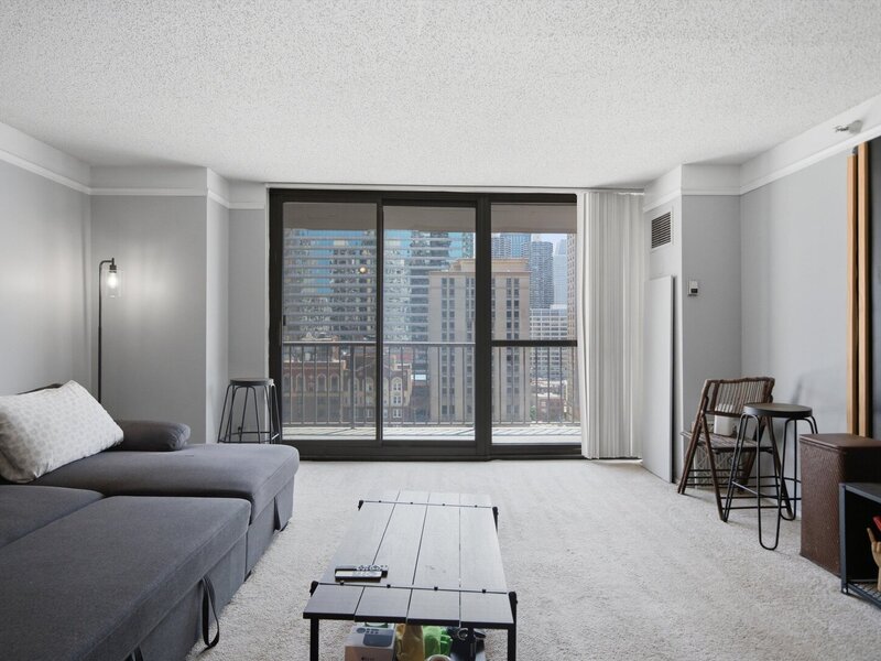 10 E Ontario Street Chicago IL 60611