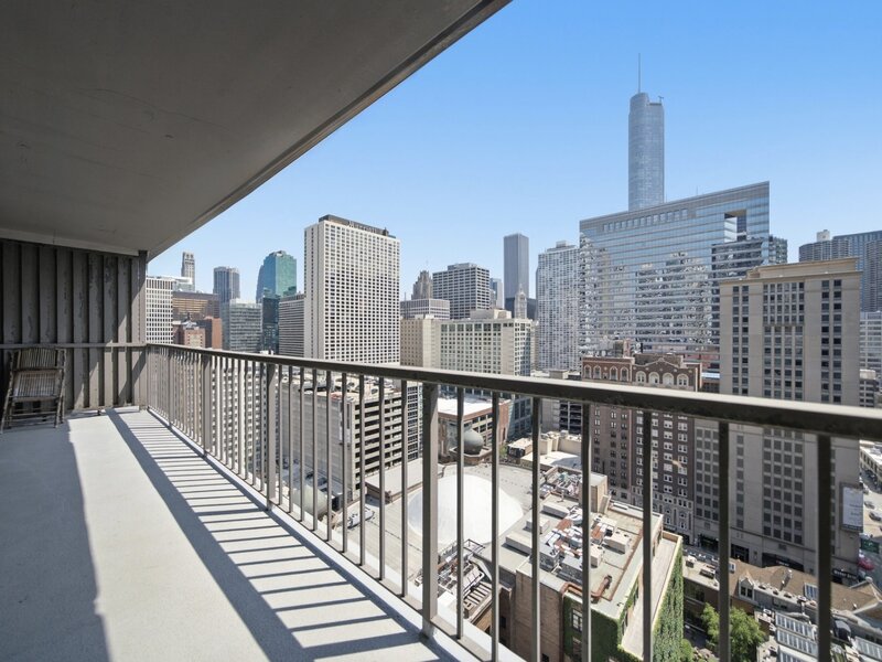 10 E Ontario Street Chicago IL 60611