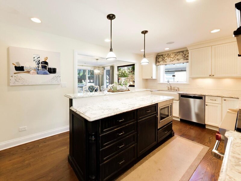 833 E Rockland Road Libertyville IL 60048