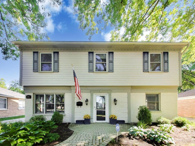 833 E Rockland Road Libertyville IL 60048