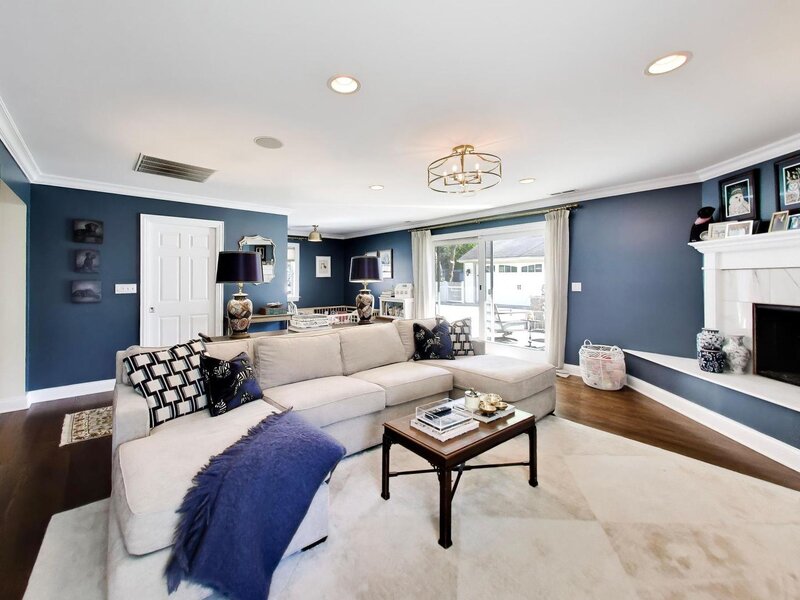 833 E Rockland Road Libertyville IL 60048