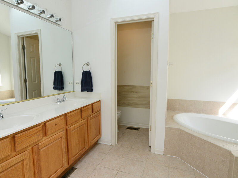 688 Stewart Avenue North Aurora IL 60542