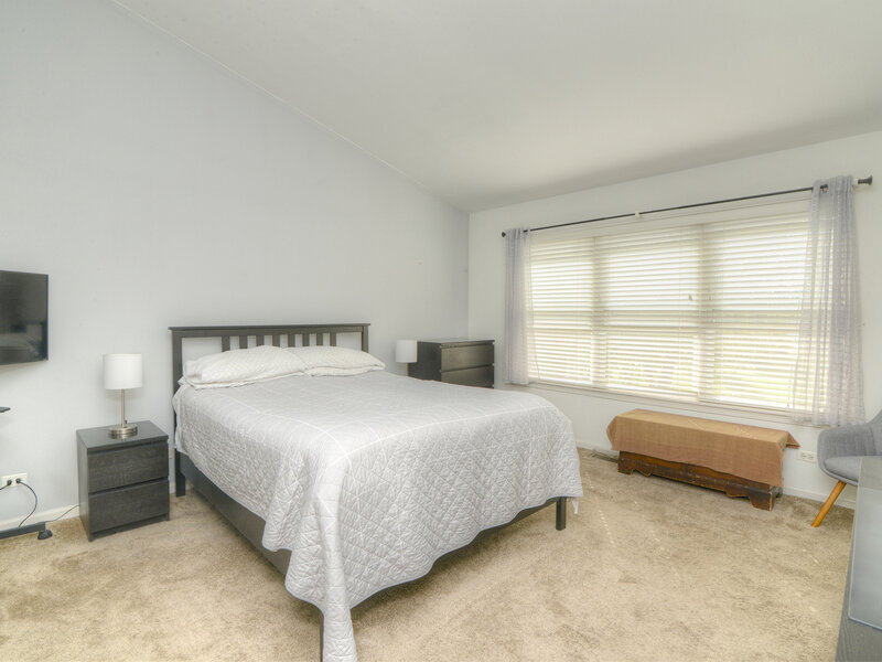 688 Stewart Avenue North Aurora IL 60542